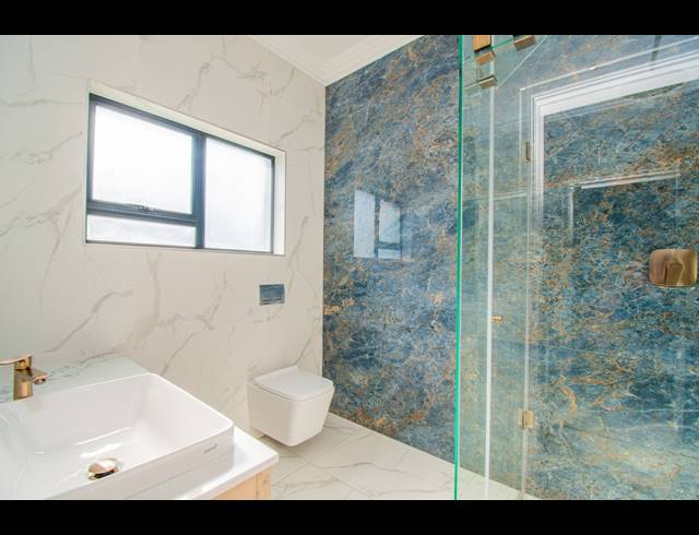 4 BEDROOM GATED ESTATE FOR SALE IN WATERLAKE FARM LIFESTYLE ESTATE